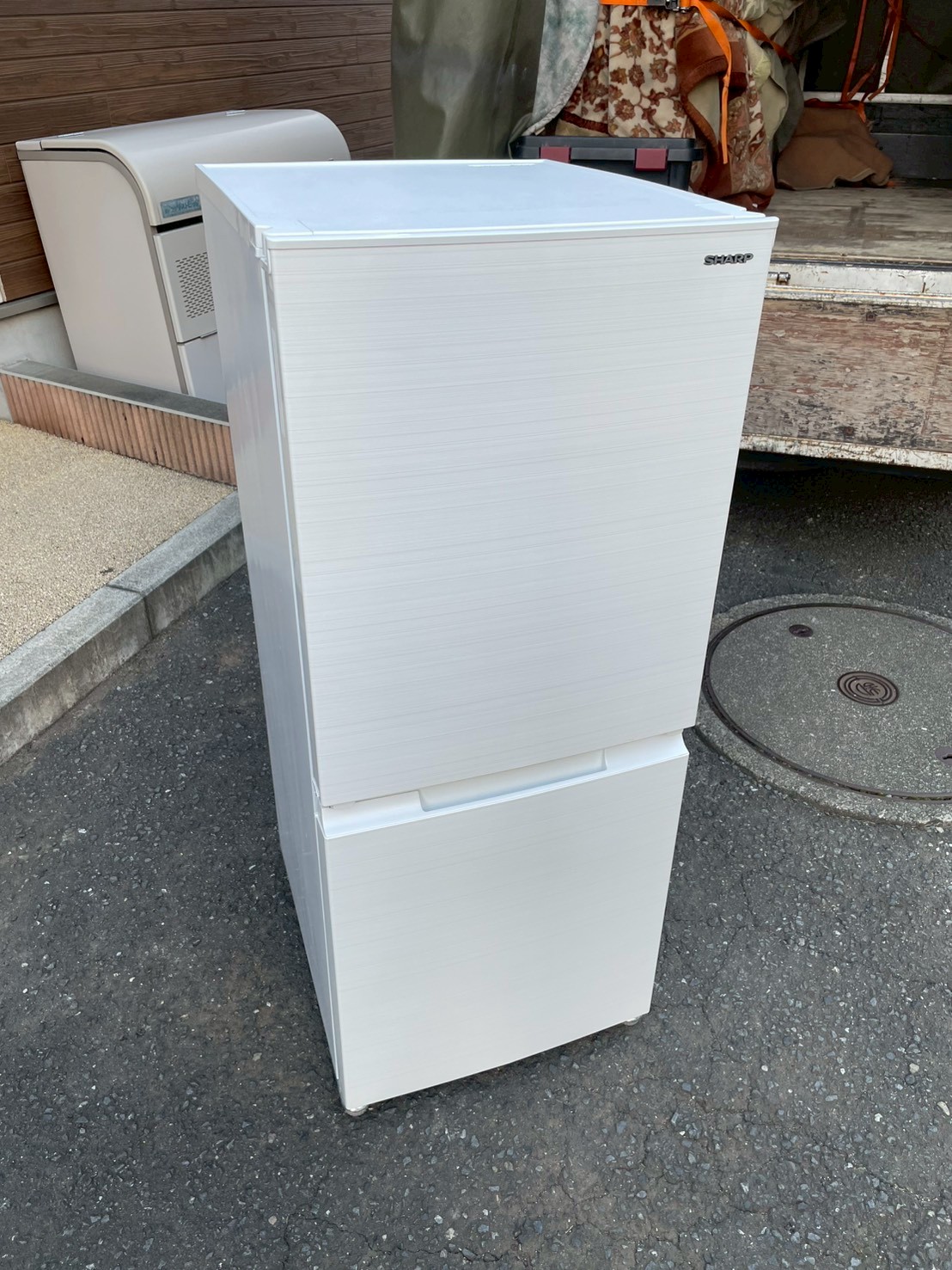 冷蔵庫 SHARP 152L 2022年製 SJ-D15H-W|台東区 谷中での出張買取
