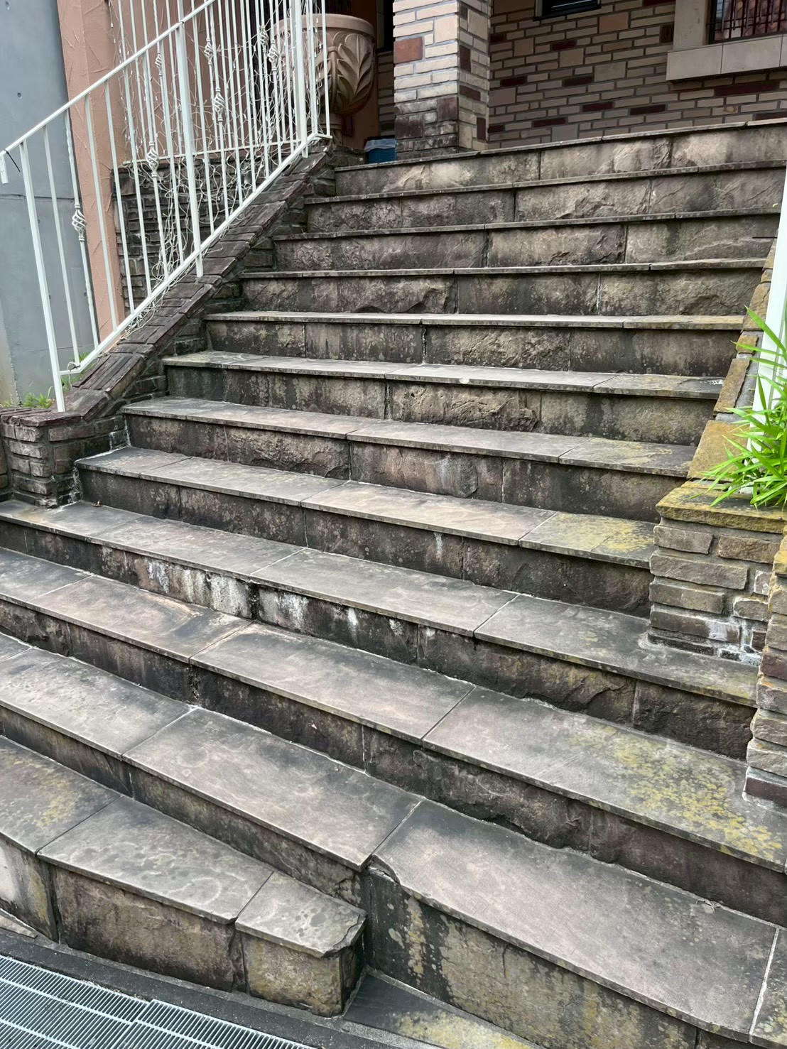 板橋区板橋で建物前階段と室内5段の段差から冷蔵庫と洗濯機を搬出した事例